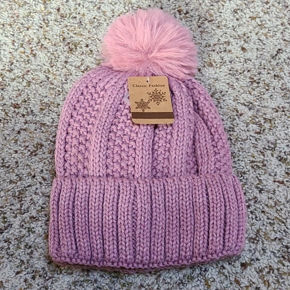 Classic Fashion Accessories - Classic Fashion Beanie